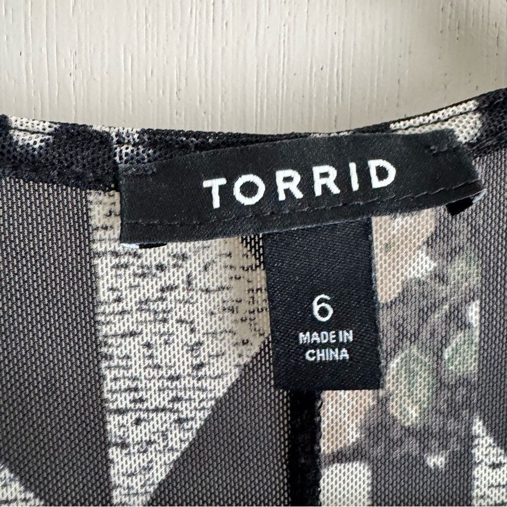 Torrid Mixed Print Floral Animal Print Moon Sheer Kimono Top - Picture 5 of 7